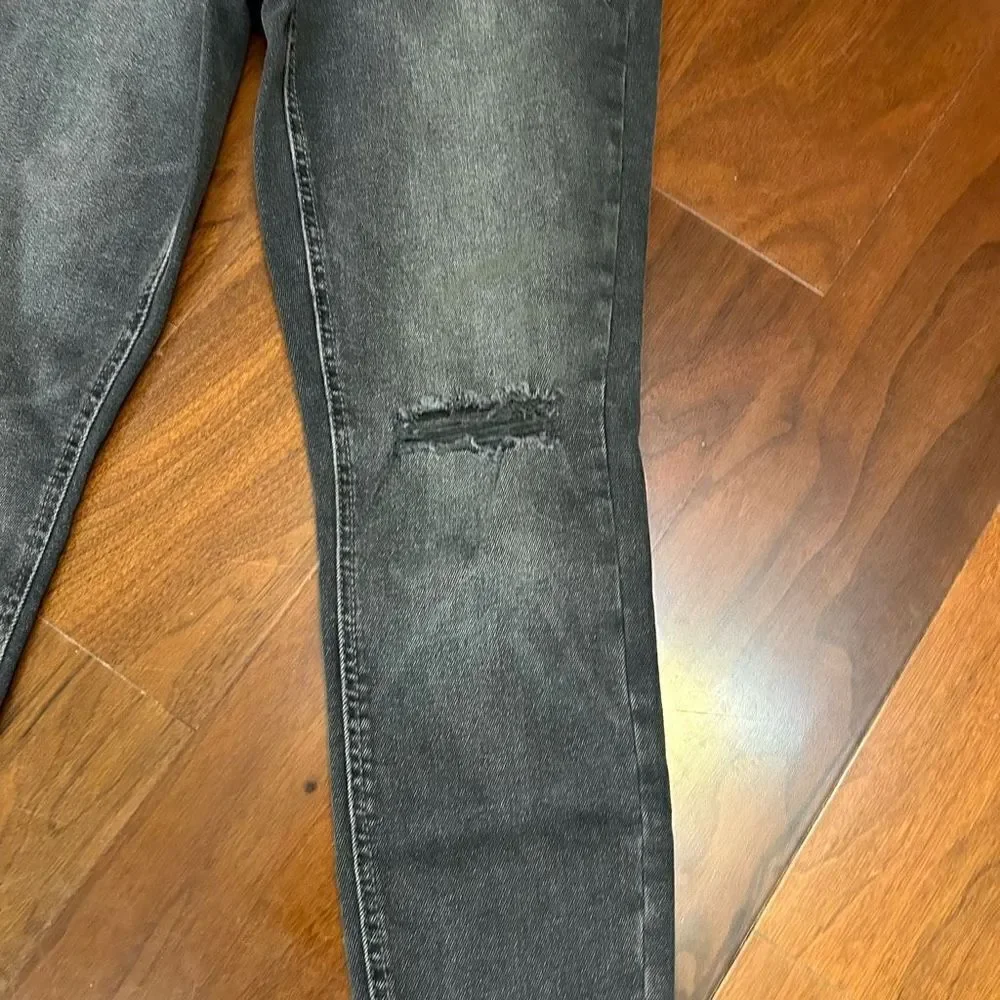Old Navy Rockstar Super Skinny 360 Stretch Extra High Rise black jeans size 4 Pe